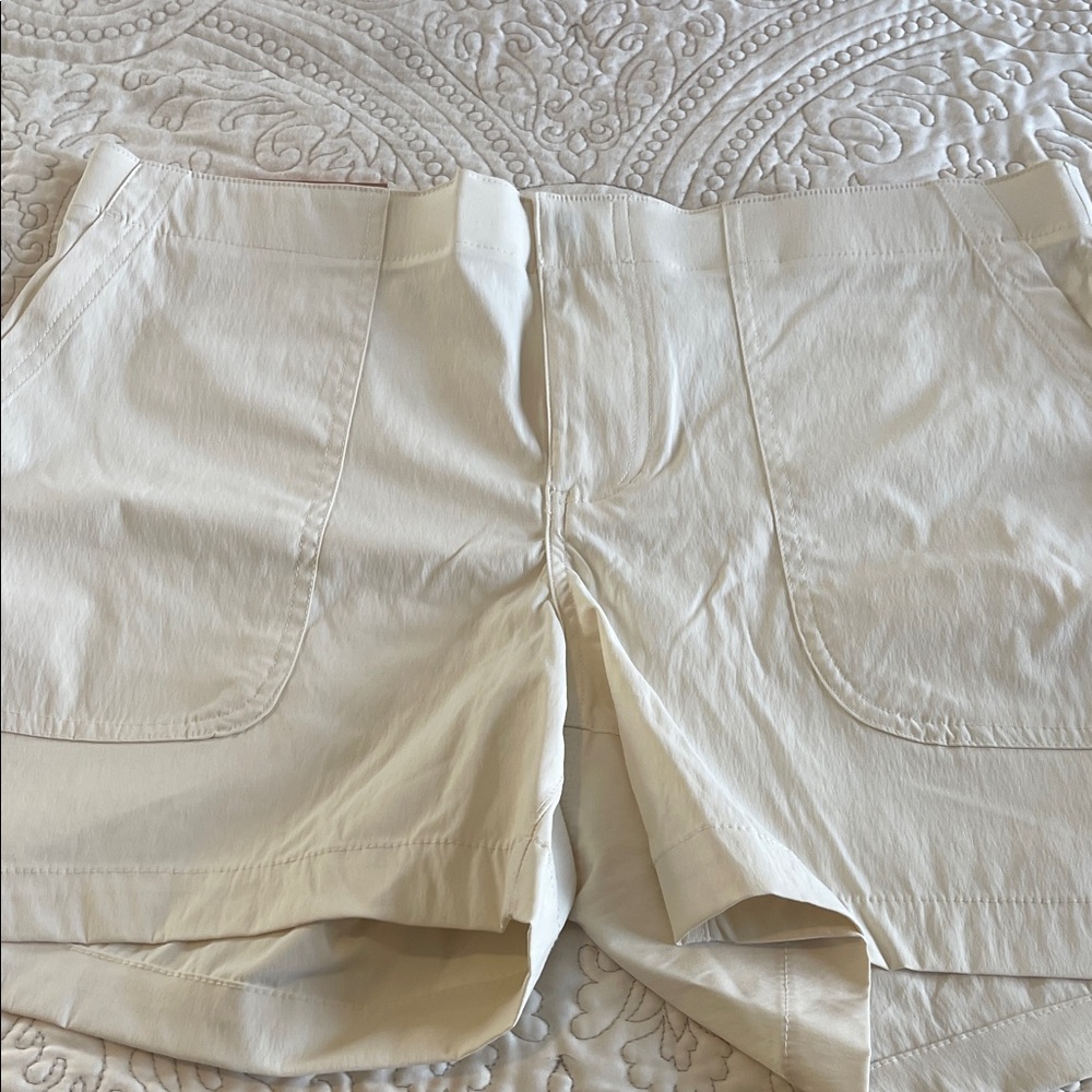 Eddie Bauer Cream High-Rise Utility Shorts
